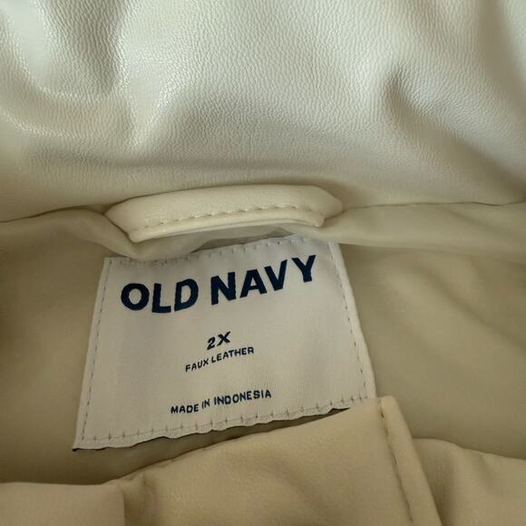 Old Navy silver gray Faux Leather Puffer
Vest - Picture 12 of 16